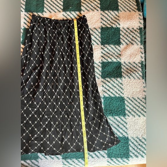 MAX STUDIO Women’s Black Skirt - Picture 10 of 11